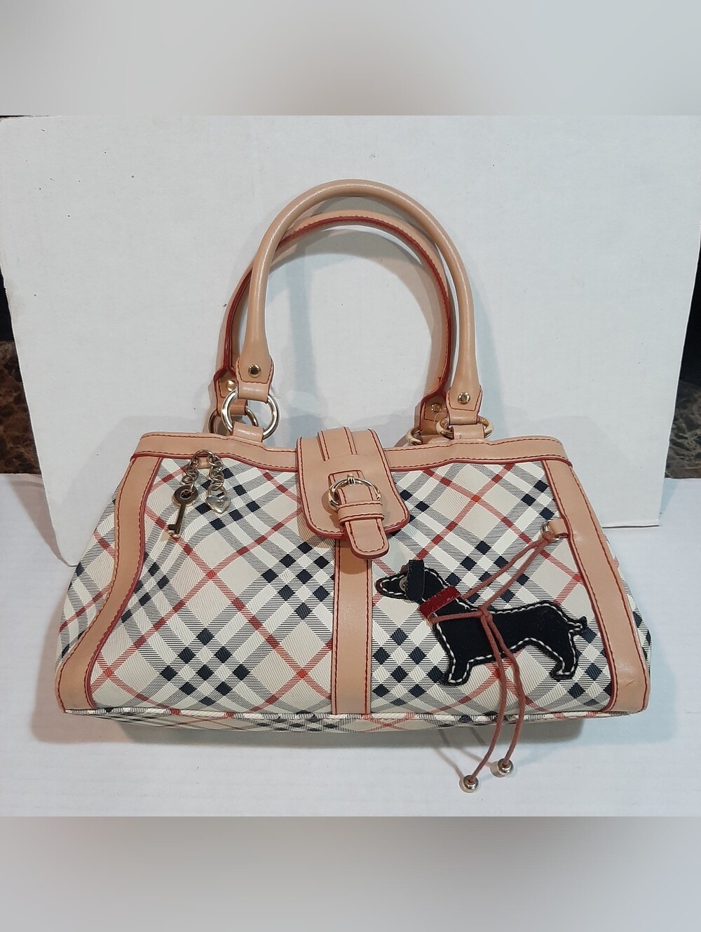 America Branded Beige Plaid Purse With Stitched Dog And Bag Charms